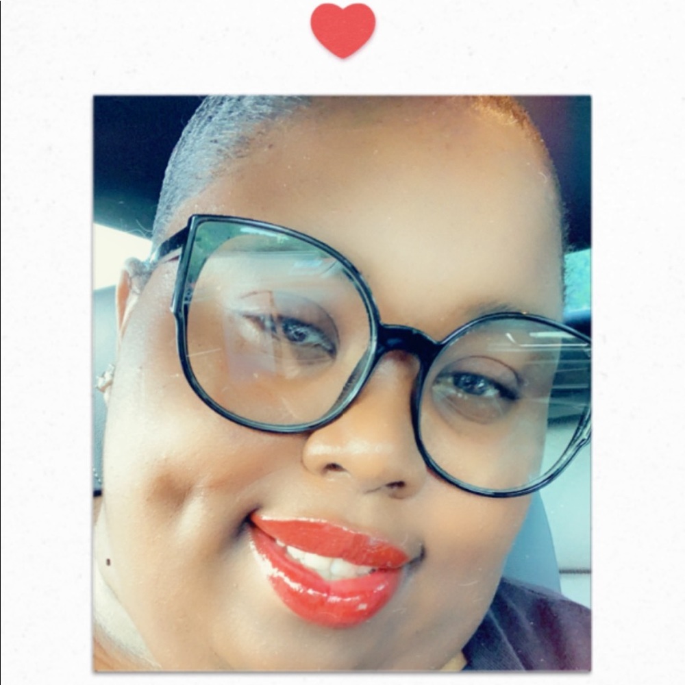 Meet your Posher, Reneshia